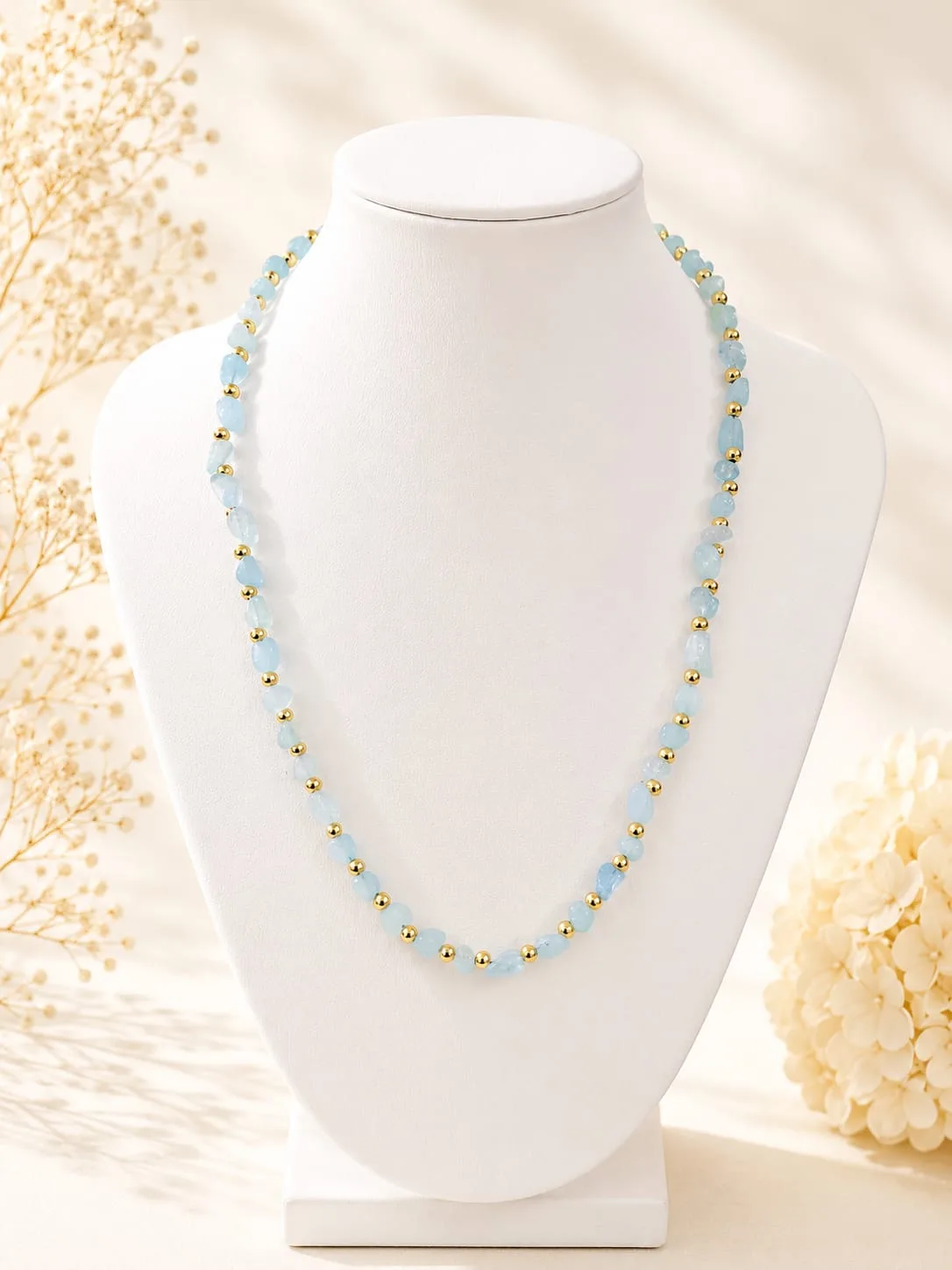 Collar de Aguamarina en Trozos Irregulares con Dorado