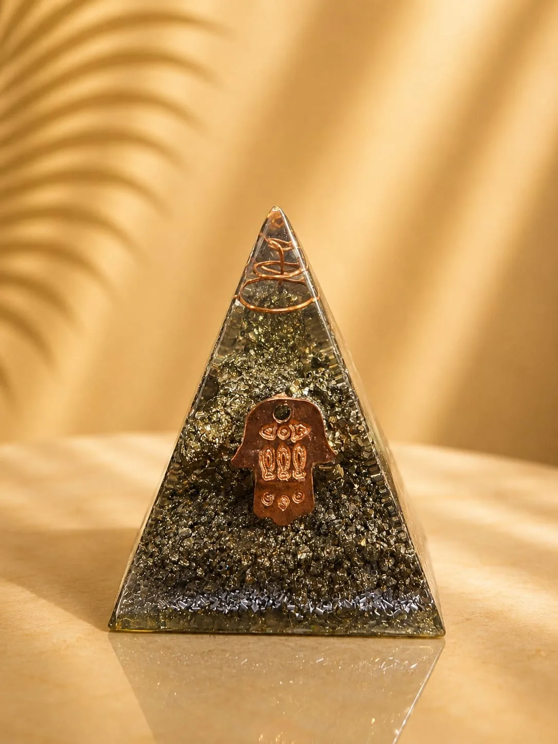 Pirámide de Orgonita o Orgón - Hamsa - pirita