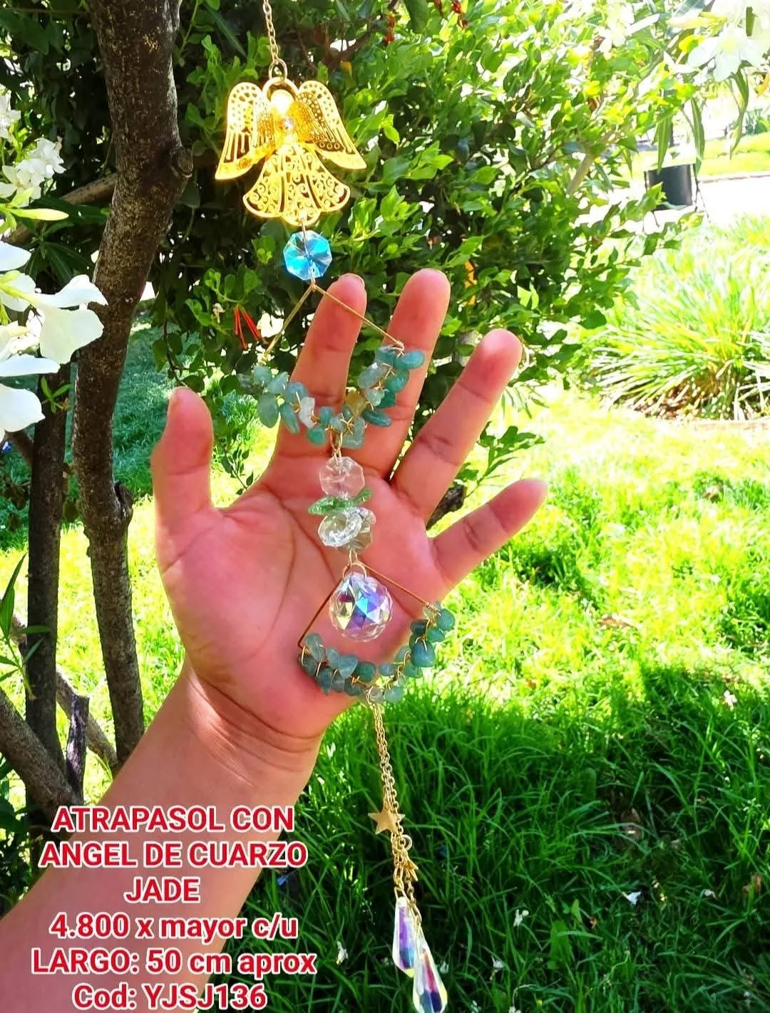 Atrapasoles Ángel Celestial Dorado con Cuarzo Jade Verde, Esfera Prismática y Caídas en Puntera AB