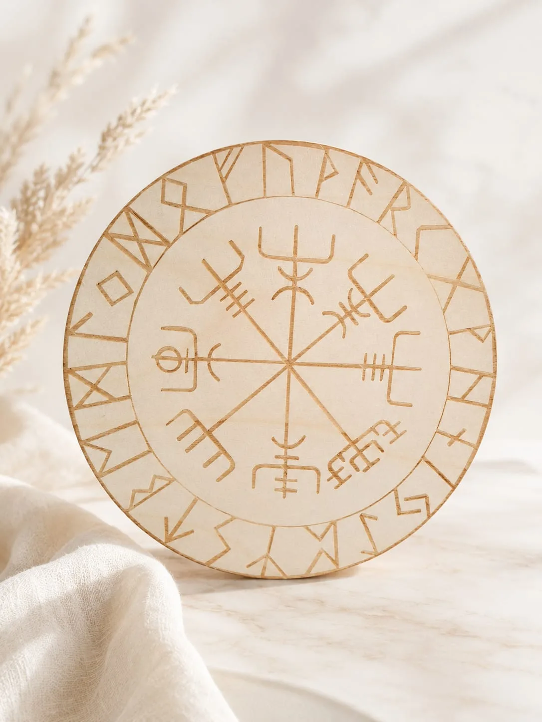 Rejilla de Madera Vegvísir y Runas 20x20 cm