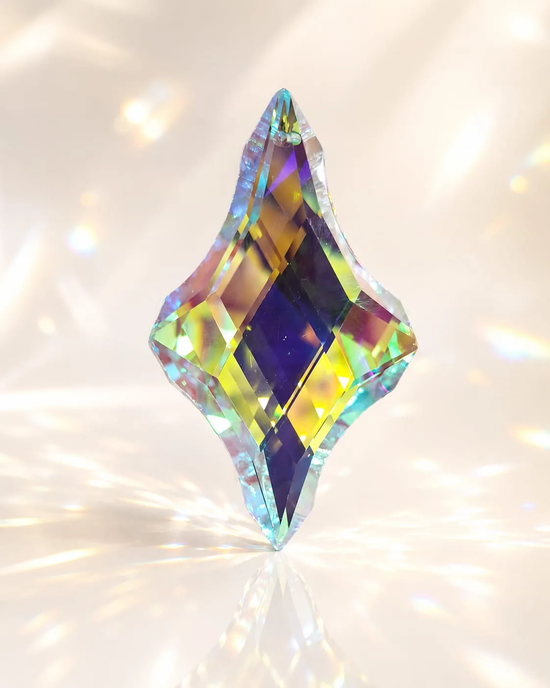 Dije de Cristal Facetado Rombo Irisado
