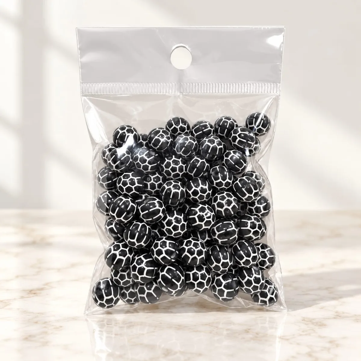 Cuentas Acrílicas con Diseño Balón Negro 10 mm