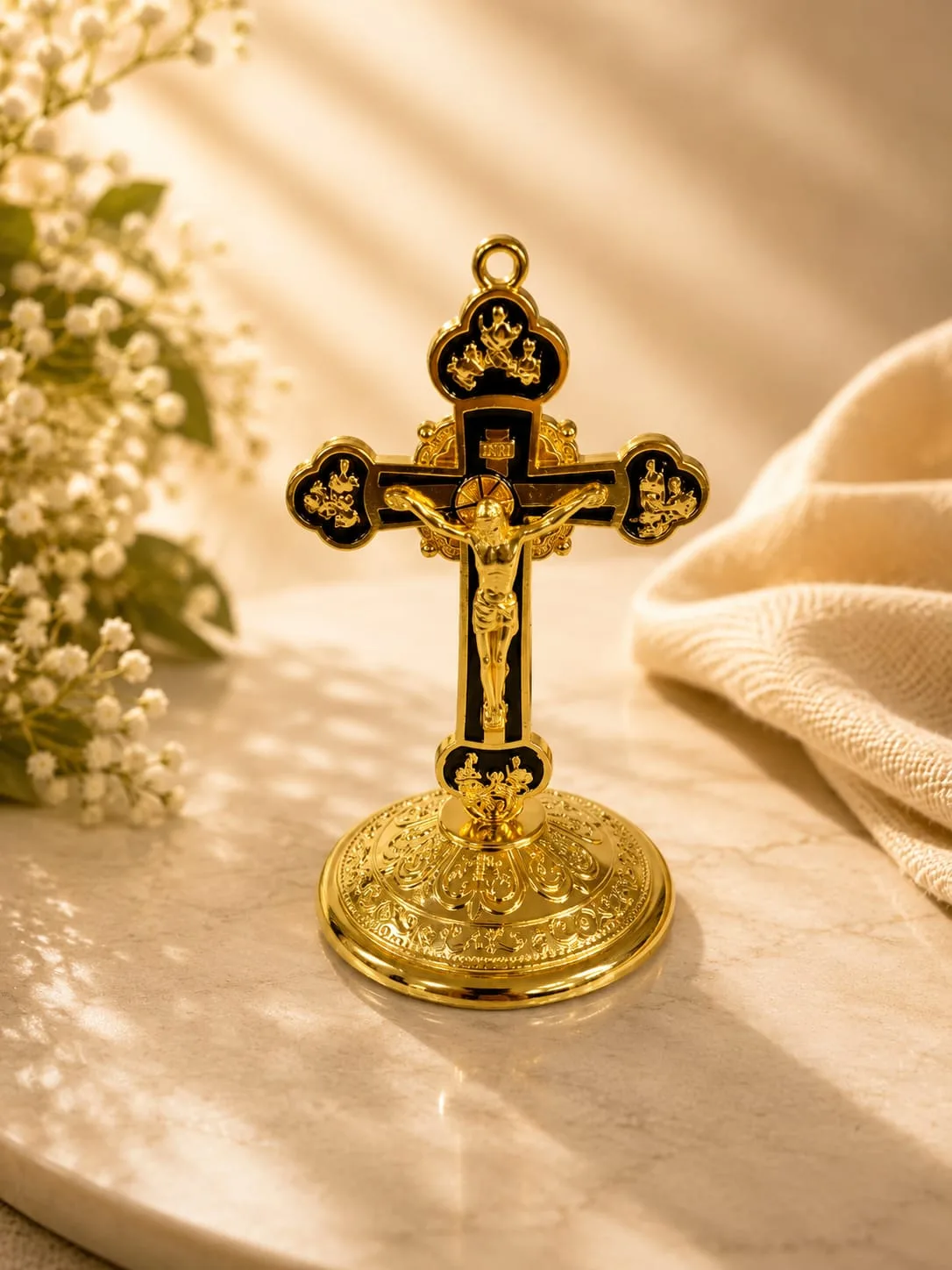 Crucifijo Católico de Pie Dorado