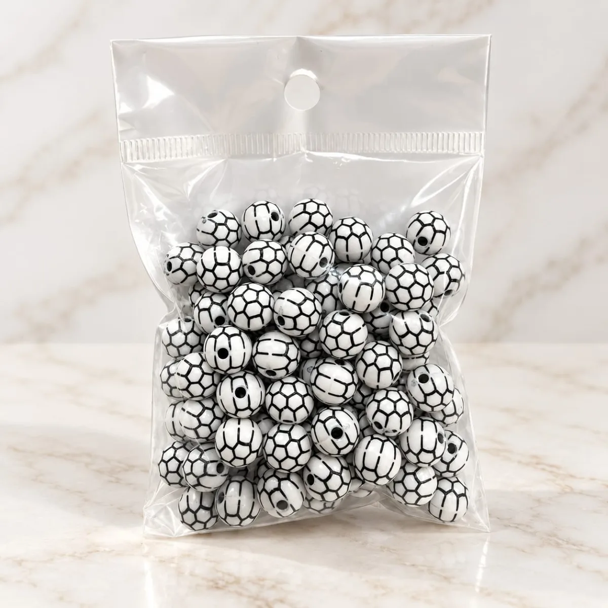 Cuentas Acrílicas con Diseño Balón Blanco y Negro 10 mm