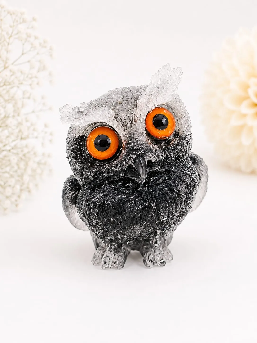 Figura de Búho en Resina Craquelada Negro Ojos Naranjos