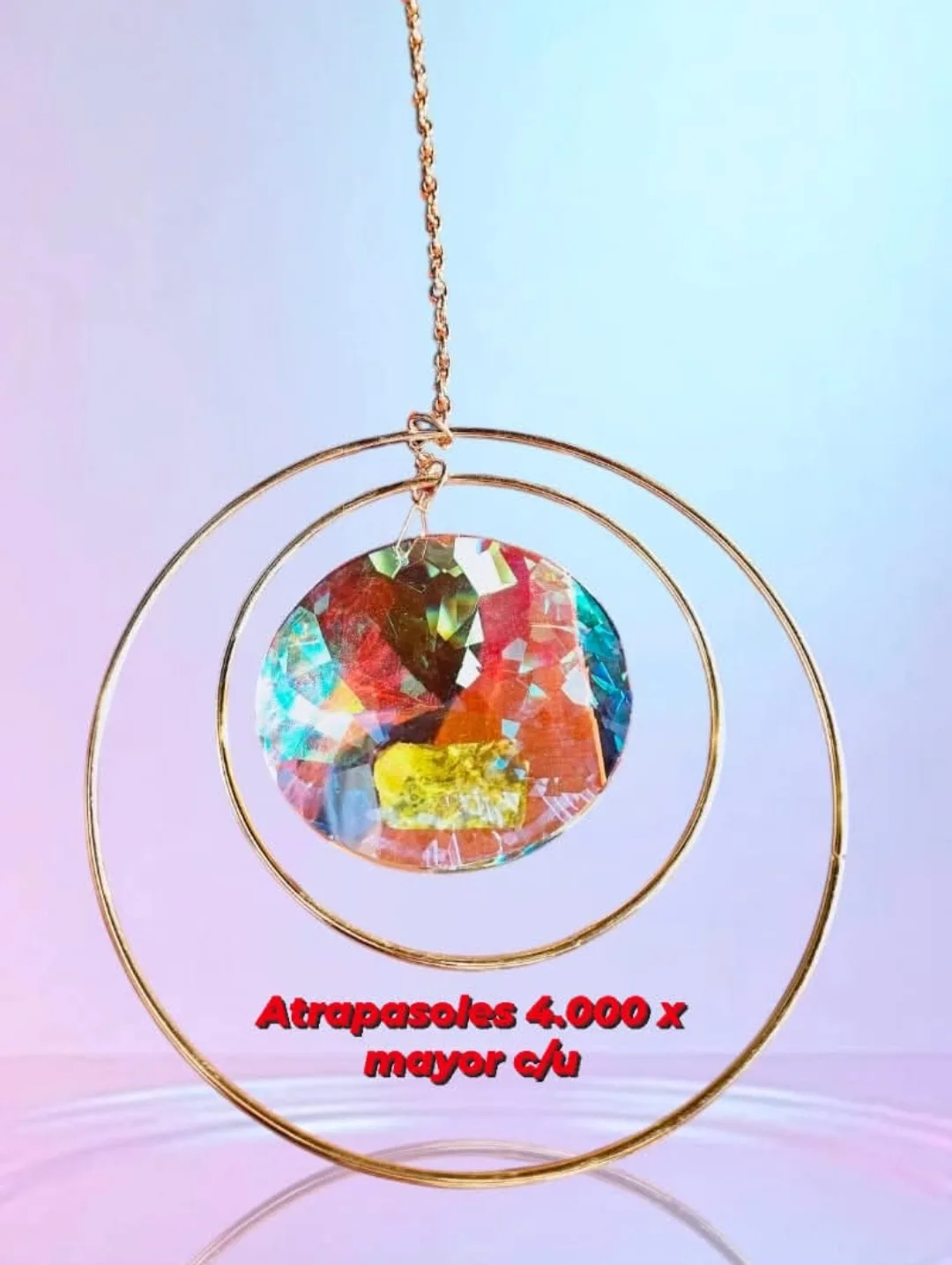 Atrapasoles Geométrico de Doble Aro Concéntrico Dorado con Prisma Circular Mosaico Multicolor Iridiscente