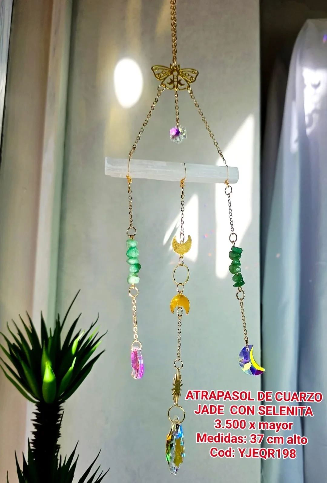 Atrapasoles Celestial Selenita y Cuarzo Jade con Mariposa y Cristales Lunares