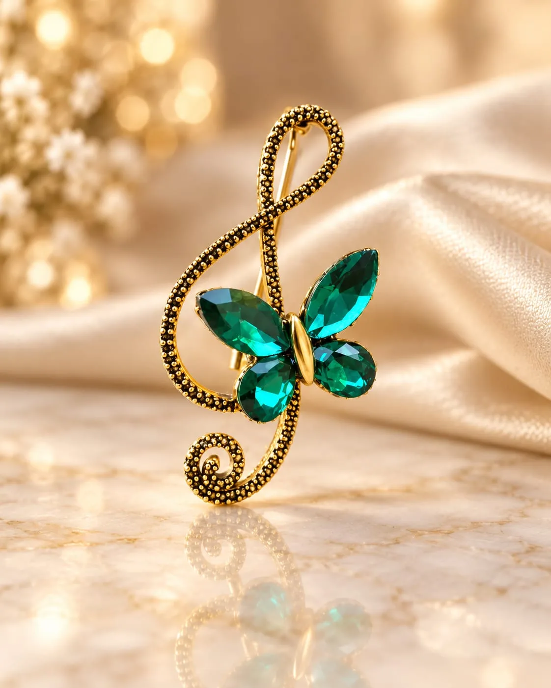 Prendedor de Clave de Sol con Mariposa Verde