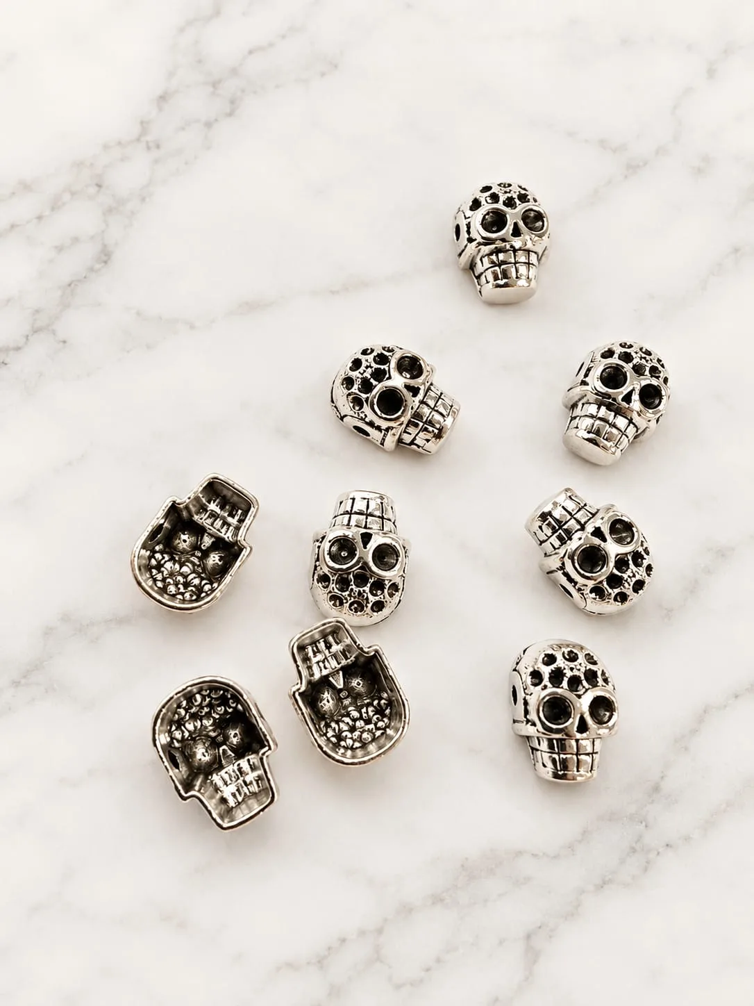 Separador Metálico Calavera con Broche Lote 6mm