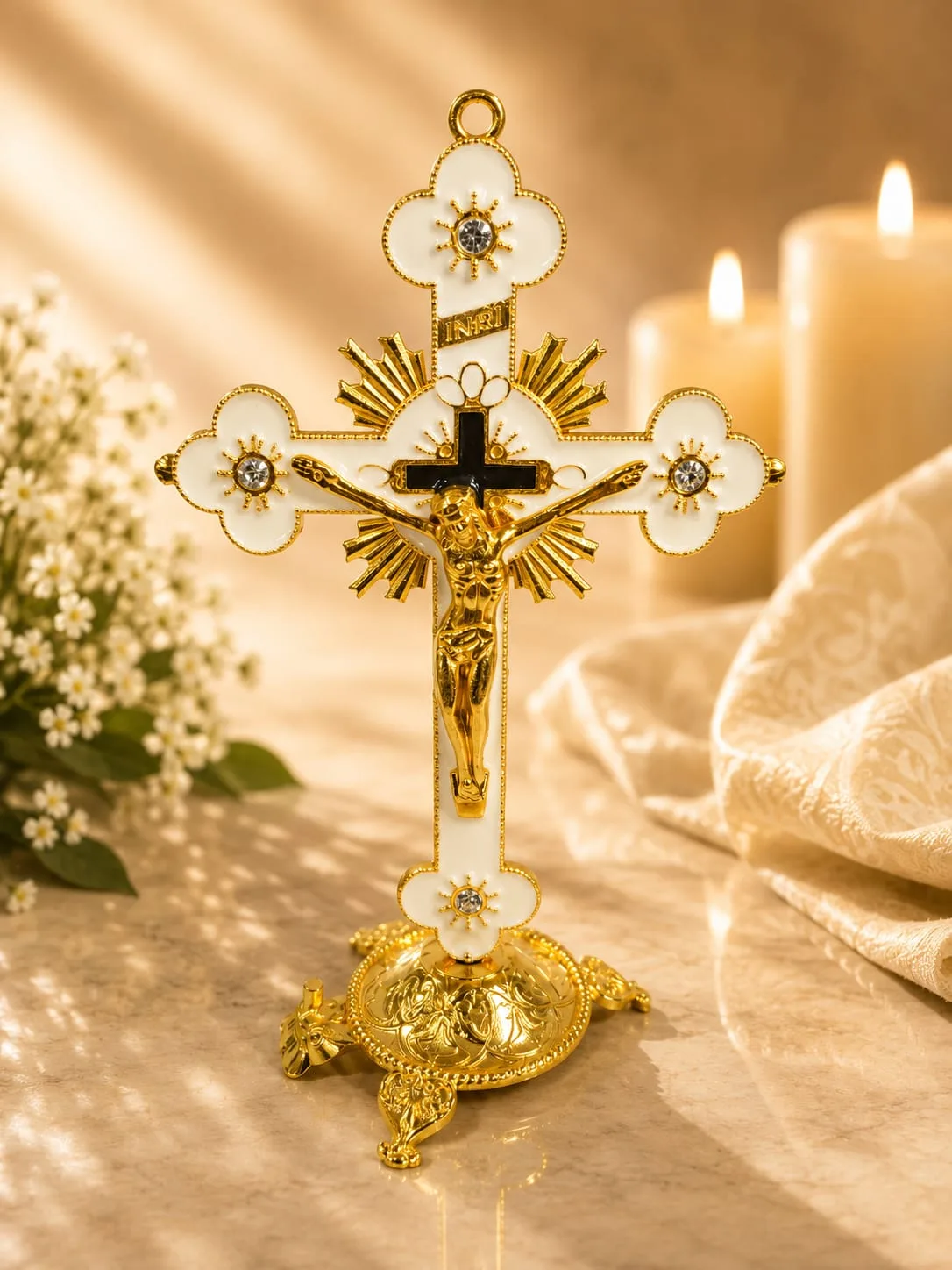 Crucifijo Católico de Pie Dorado