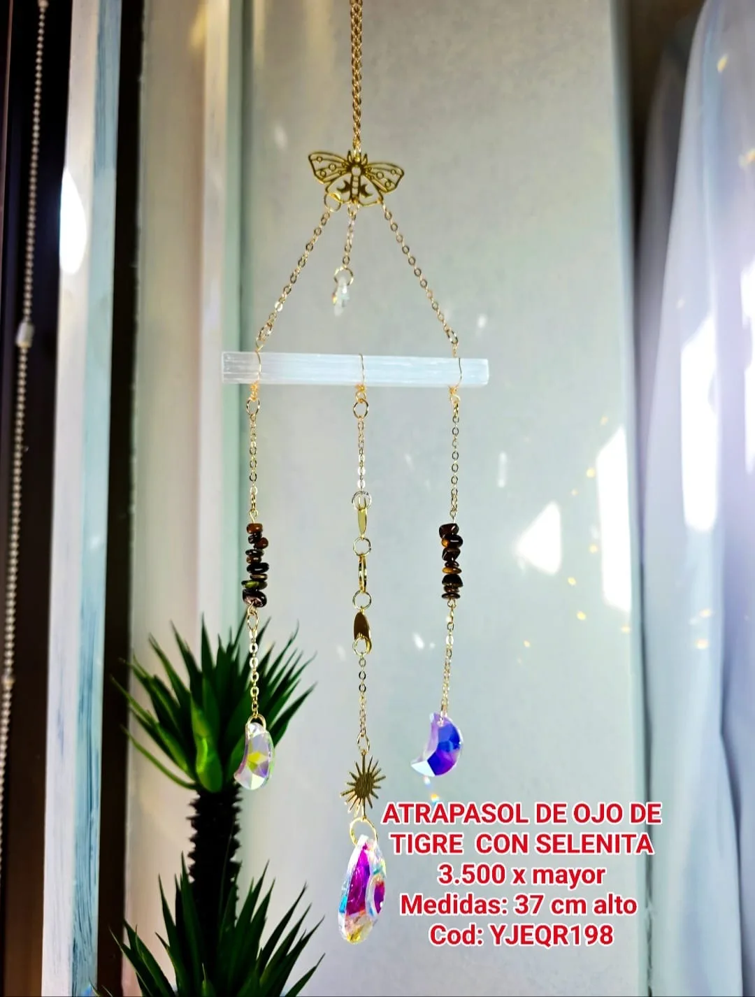 Atrapasoles Celestial Selenita y Ojo de Tigre con Mariposa y Cristales Lunares
