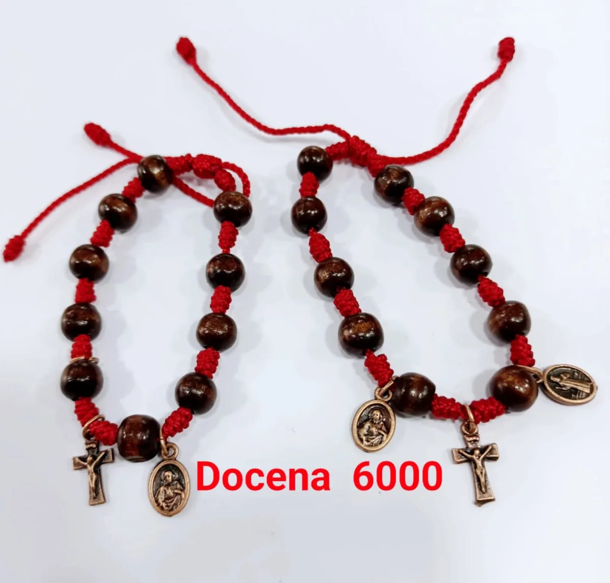 Pack 12 Pulsera Denario Religioso en Cuentas de Madera con Dijes de Cruz y Medallas en Bronce Envejecido