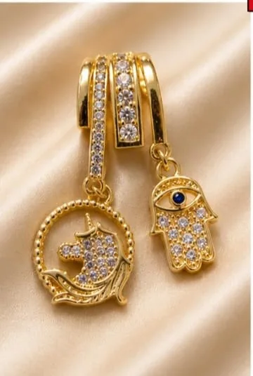 Charm en Rodio - Luna/gato unicornio y mano de Hamsa con ojo