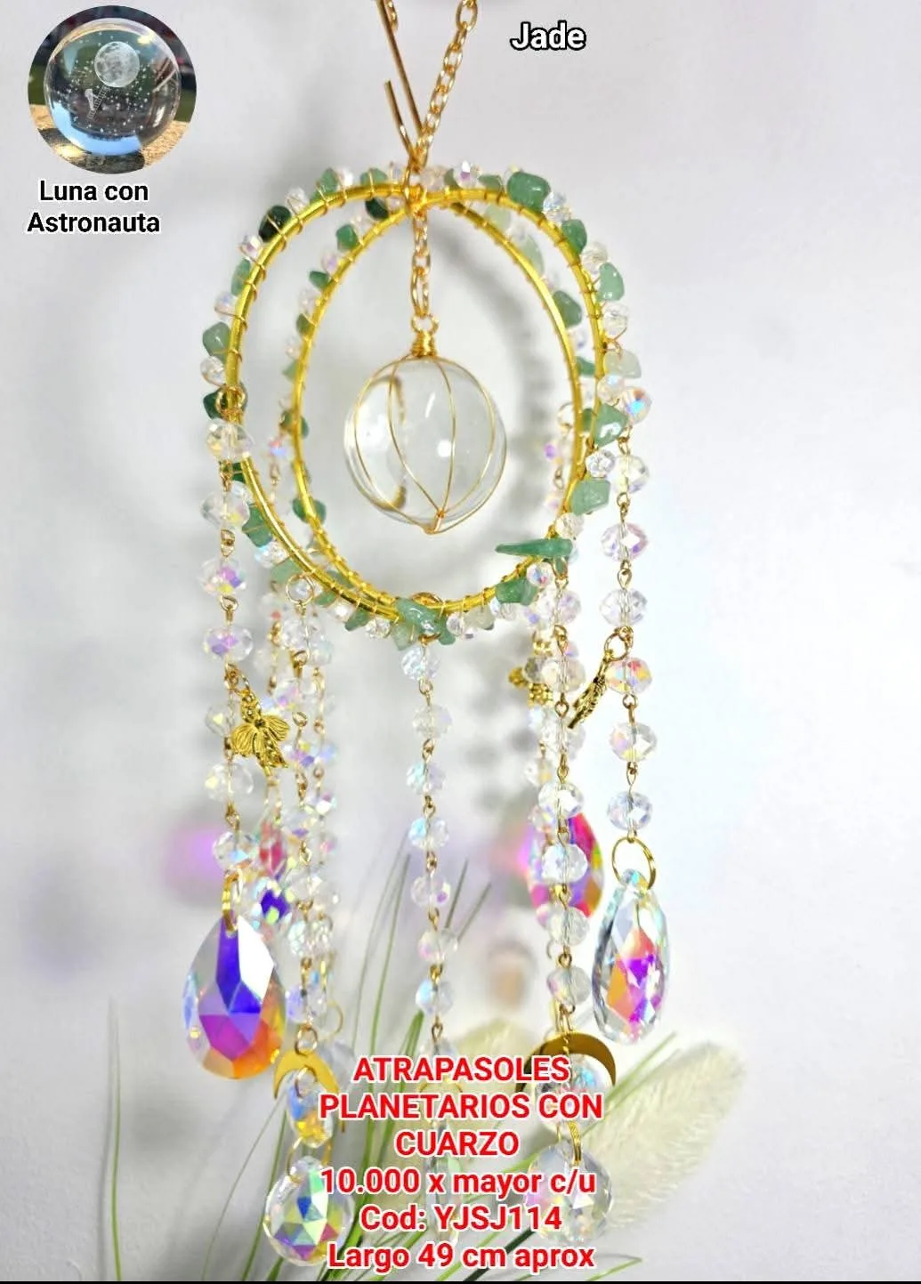 Atrapasoles Planetario Cósmico con Piedras de Jade Verde, Esfera Luna con Astronauta, Dijes de Abejas y Prismas Iridiscentes
