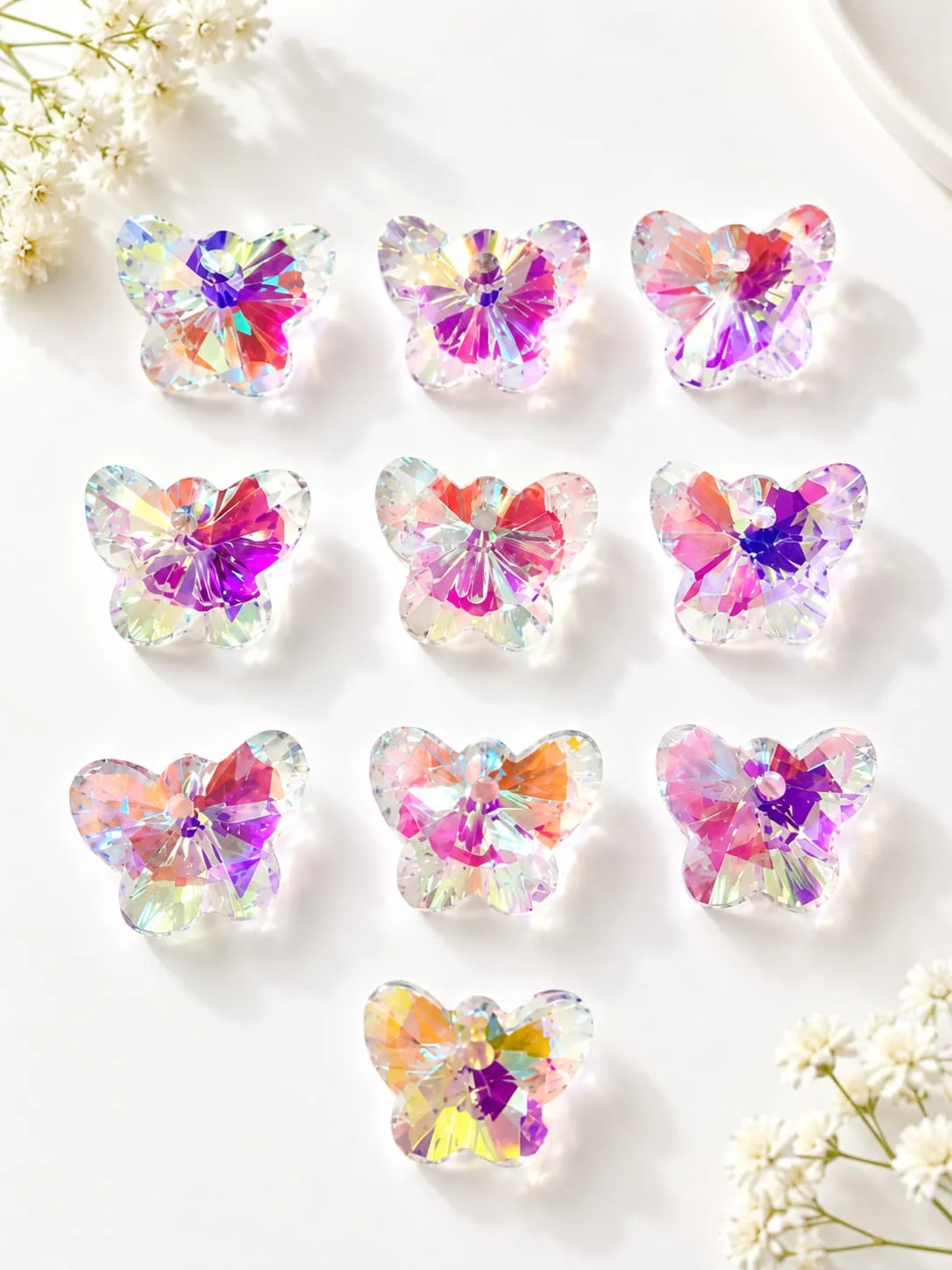 Cuenta de Vidrio Facetada Forma de Mariposa Irisada