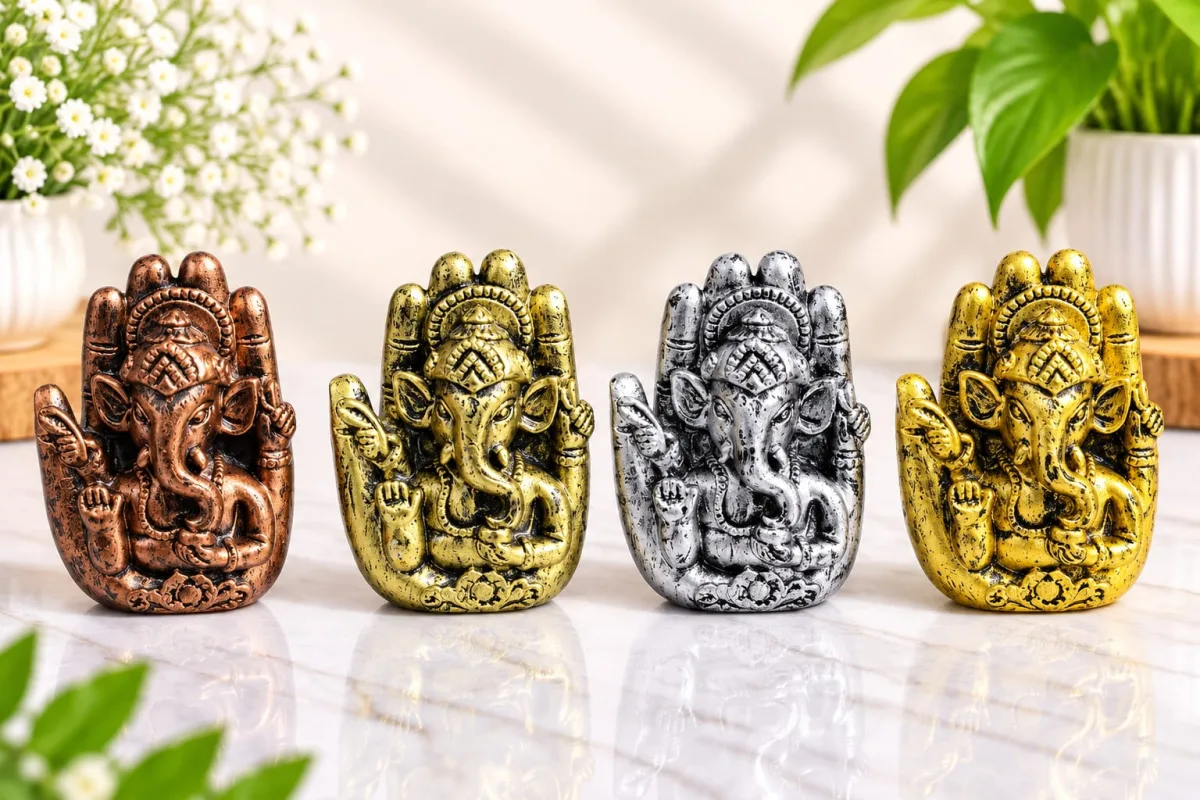 Figura de Ganesh en Mano Metálica Envejecida