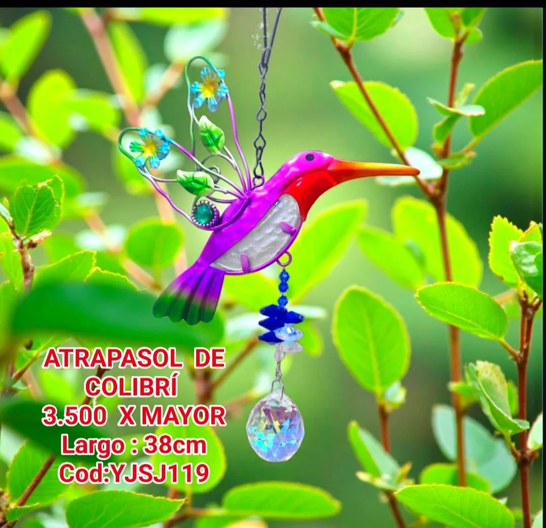 Atrapasoles Colgante Colibrí Artístico en Metal y Acrilico Pintado Fucsia con Esfera Prismática