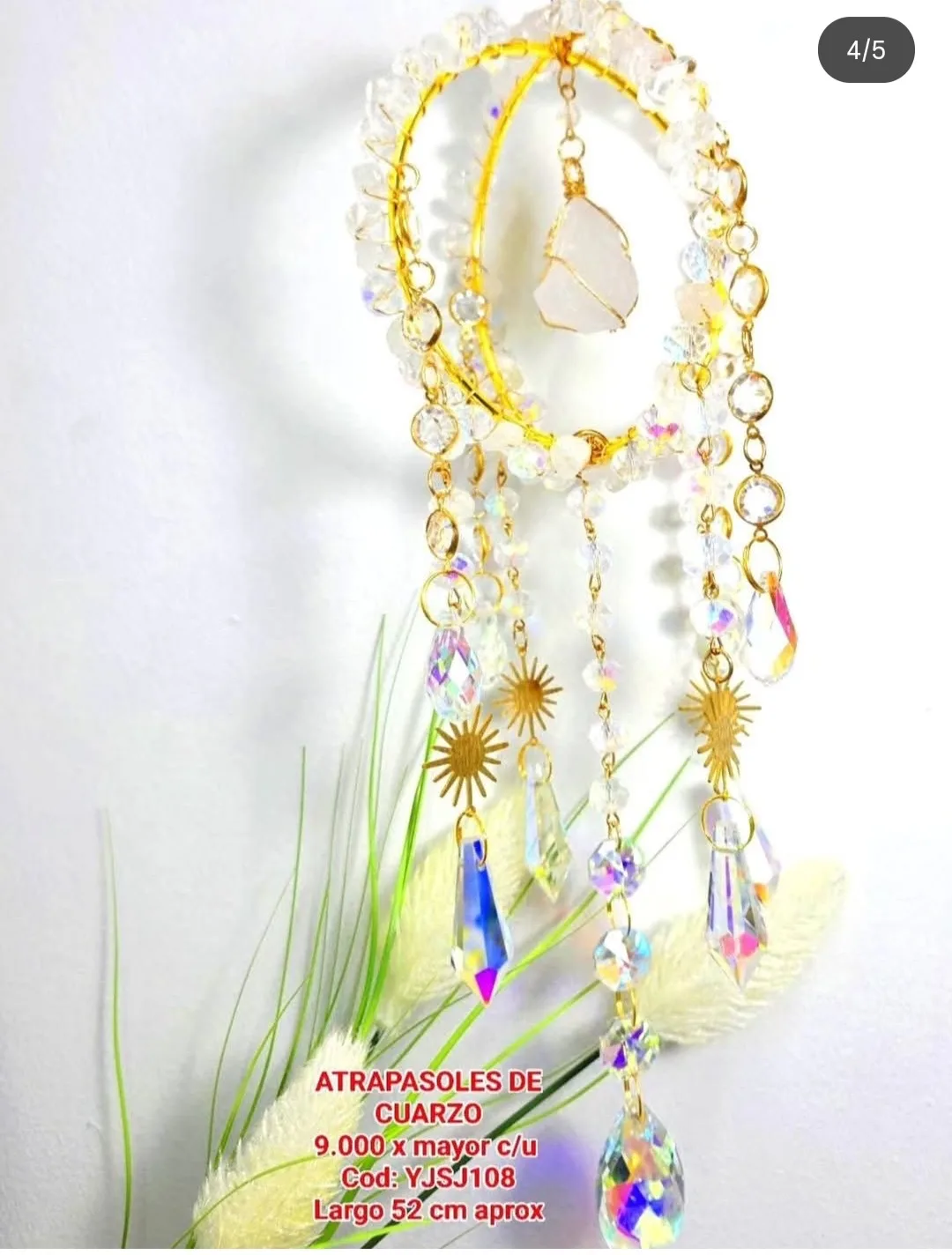 Atrapasoles Aro de Cristal Iridiscente con Cuarzo Blanco y Soles Dorados