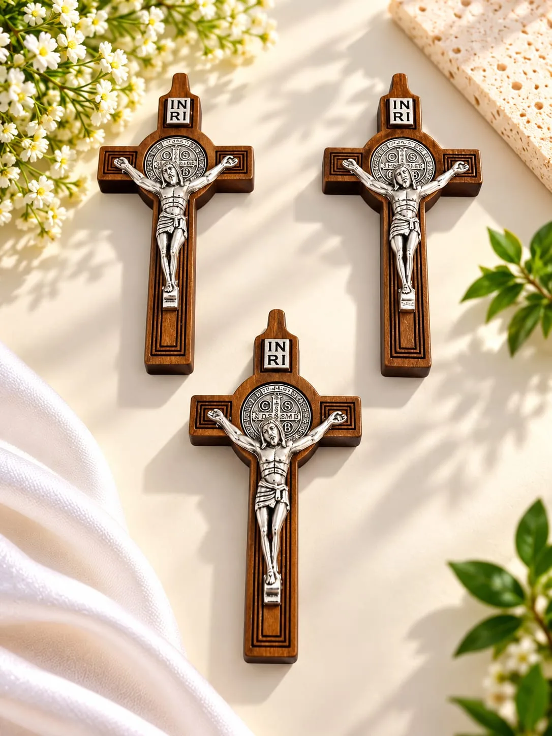 Cruz de Madera con Metal Clara