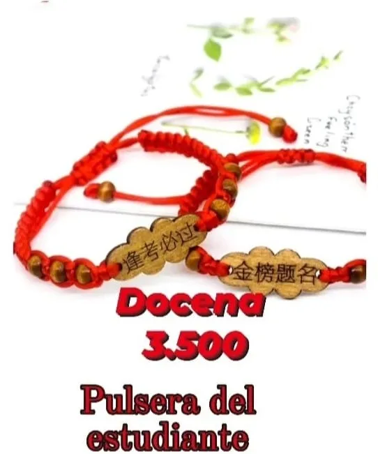 Pack 12 Pulsera del Estudiante y Éxito Académico en Hilo Rojo Macramé con Placa de Madera Tallada y Cuentas de Madera