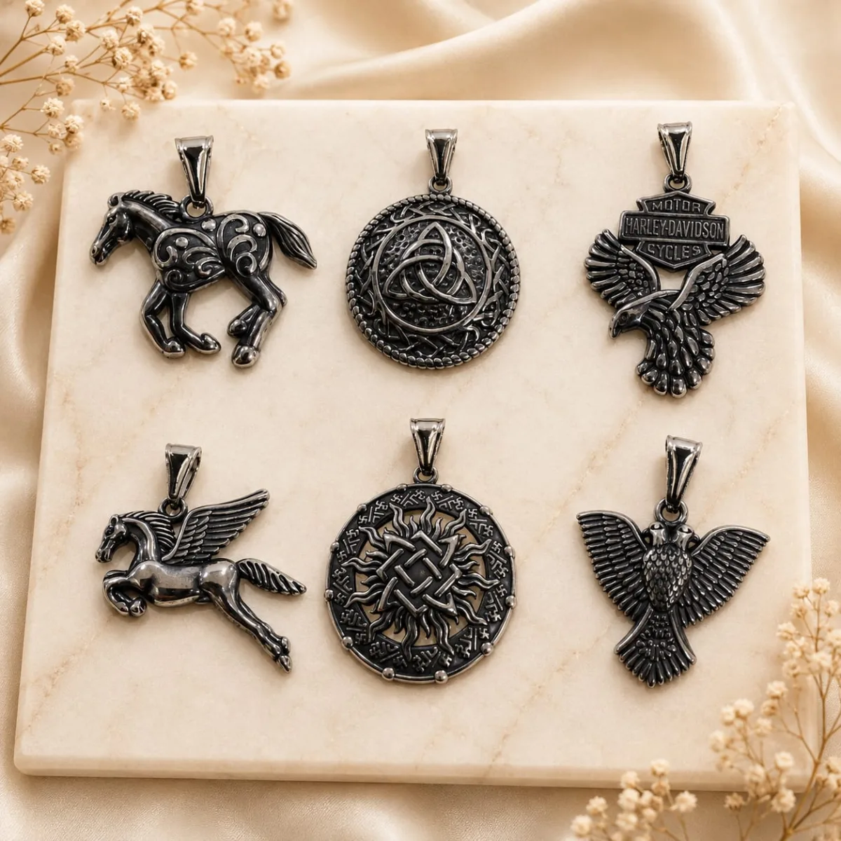 Set de Dijes de Acero Envejecido
