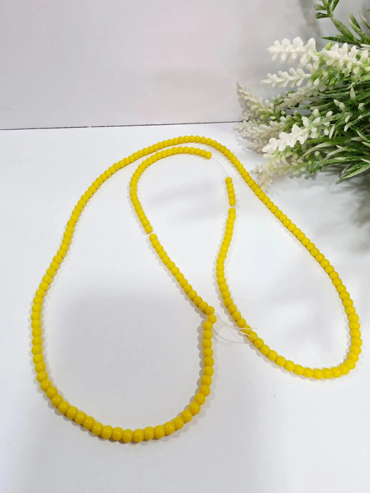 Cuentas de Perlas de Vidrio Amarillo 4mm
