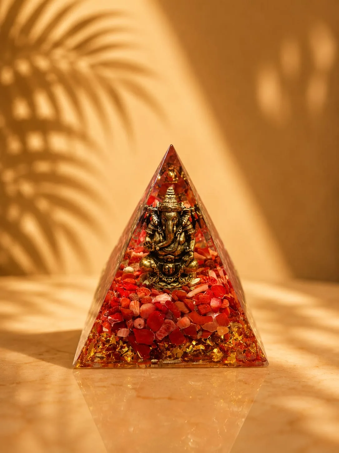 Pirámide de Orgonita o Orgón - Ganesha - jaspe/coral rojo
