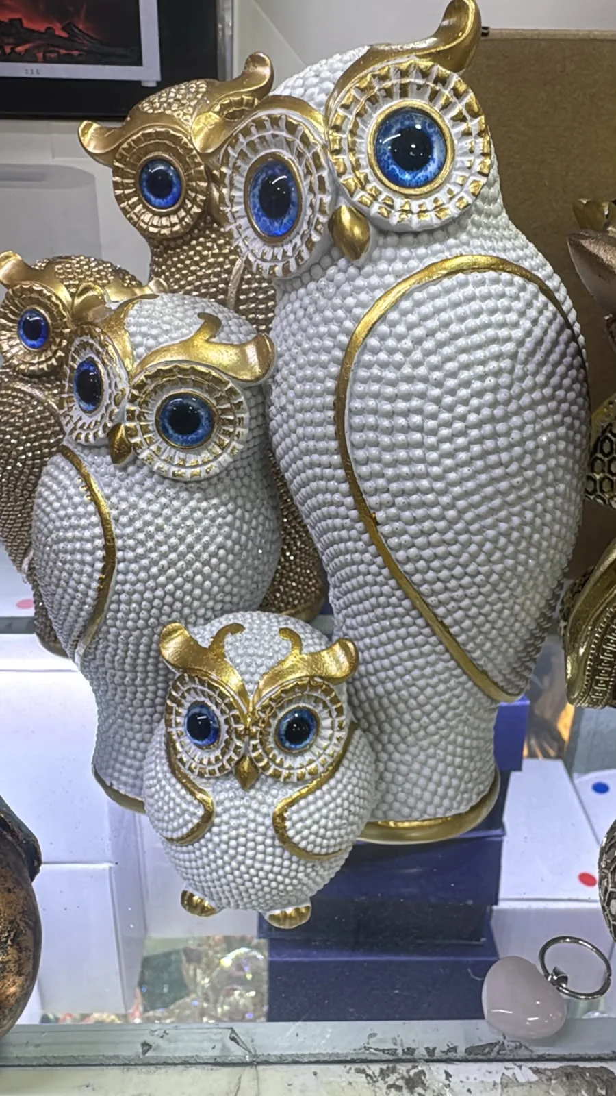 Familia de Búhos Decorativos (Blanco y Dorado)