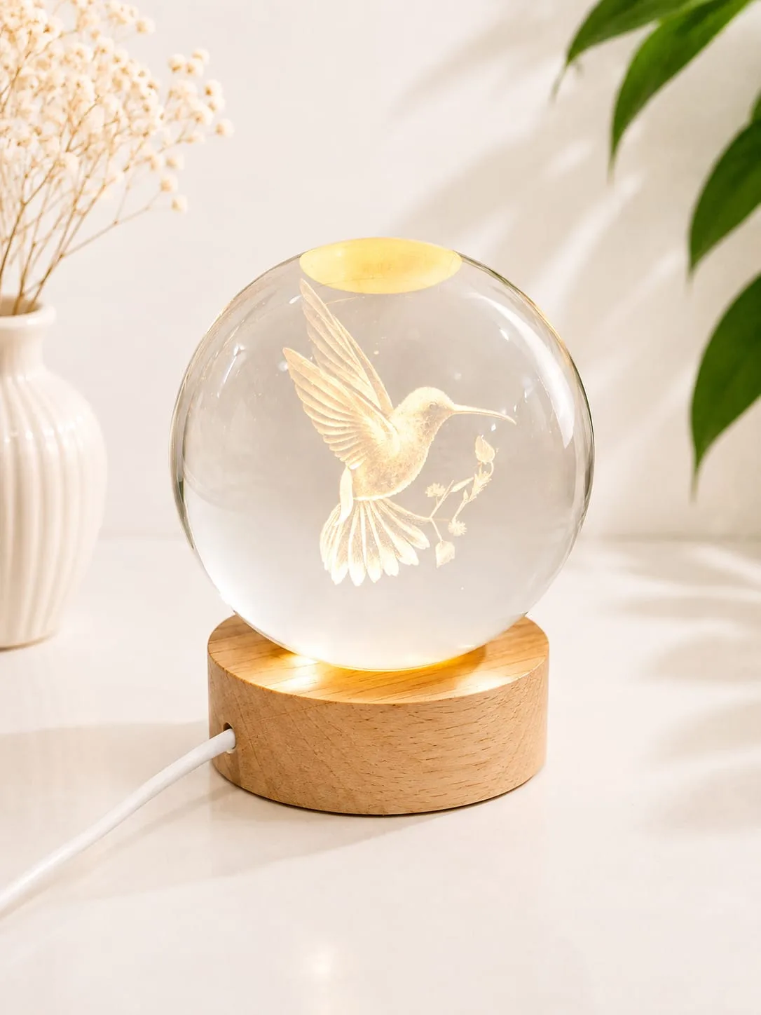 Lampara de Mesa Bola de Cristal Colibri con Base de Madera