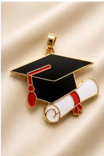 Colgante en Rodio - Birrete de graduacion con diploma esmalte rojo