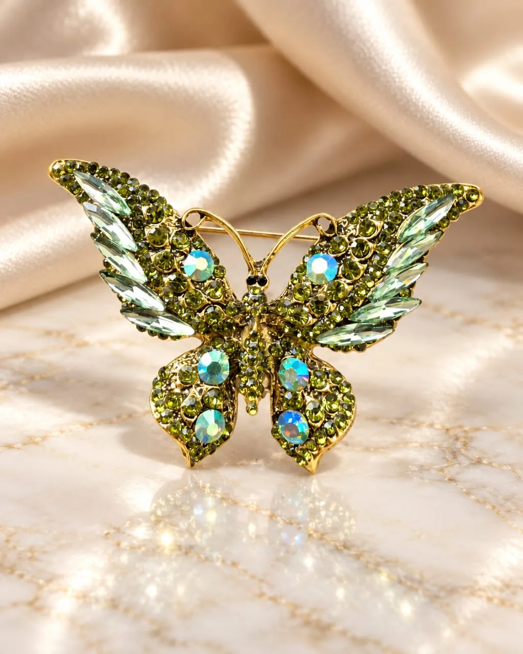 Broche de Mariposa con Pedrería Verde