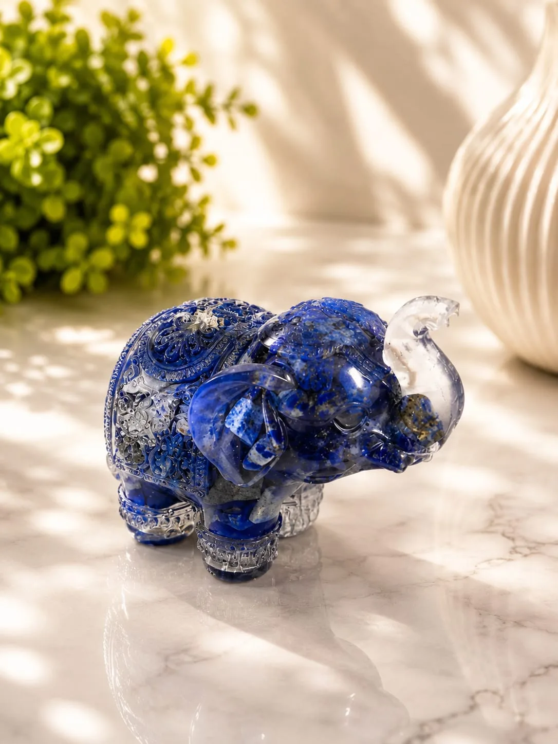 Elefante de Resina con Cuarzo Molido - Azul oscuro
