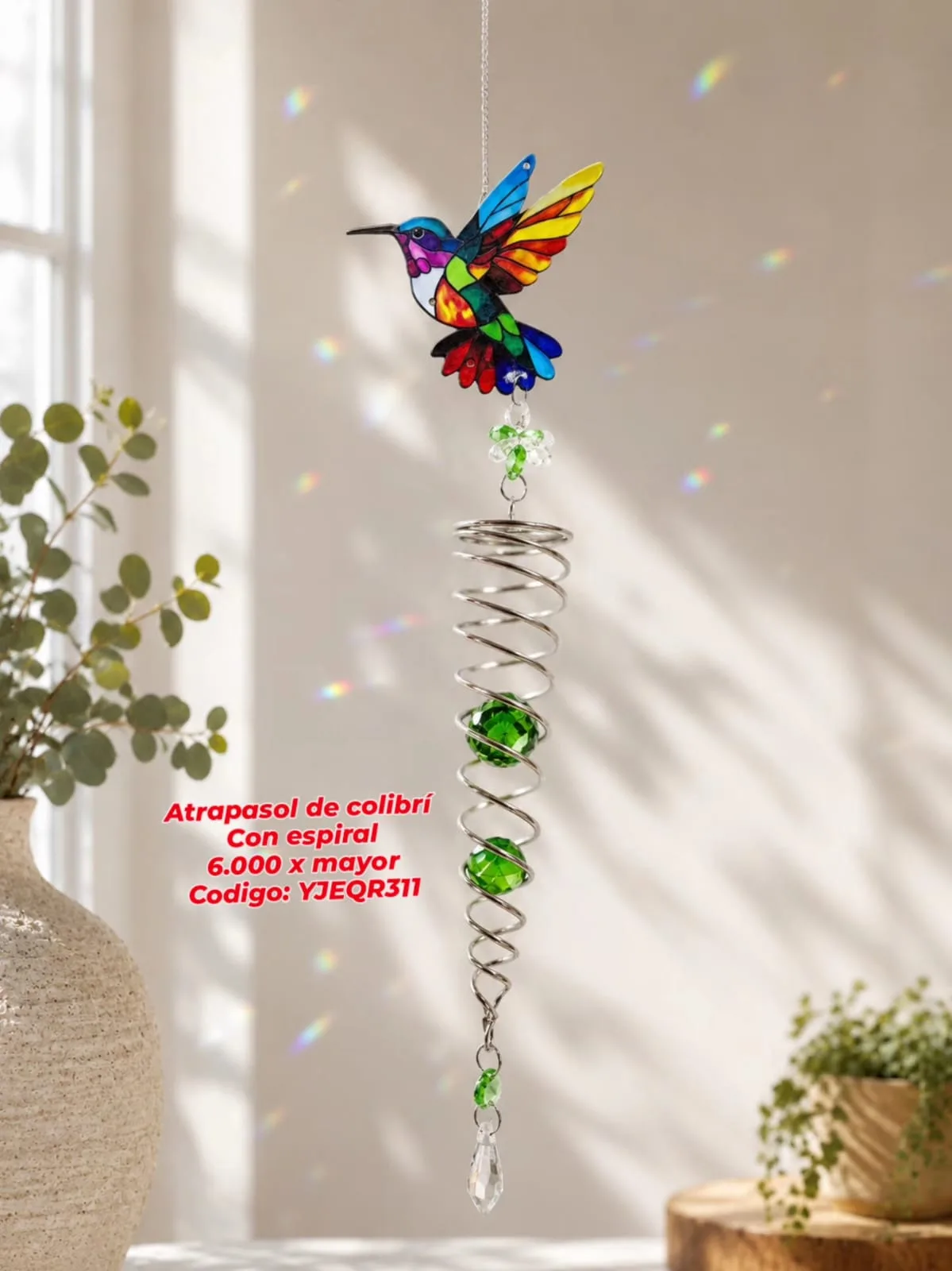 Atrapasoles Colibrí Multicolor Estilo Vitral con Espiral Cinético, Esferas Verdes y Lágrima Prismática
