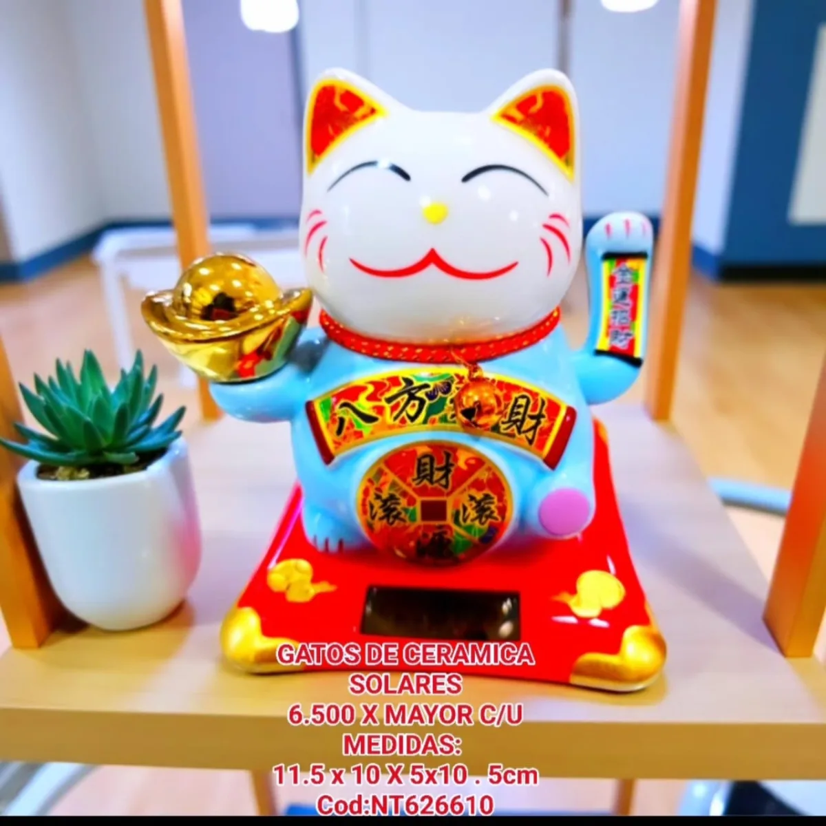 Estatua Gato de la Buena Suerte Solar Ceramica Azul