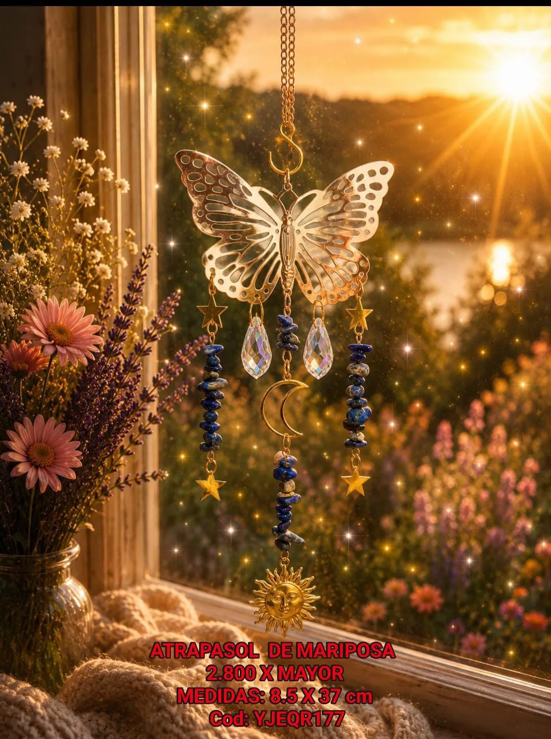 Atrapasoles Mariposa Dorada Calada con Piedras Chips de Lapislázuli, Sol y Luna