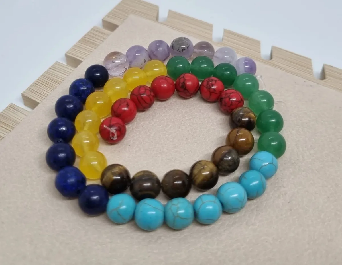 Tira de piedras de 7 chakras con turqueza N°10