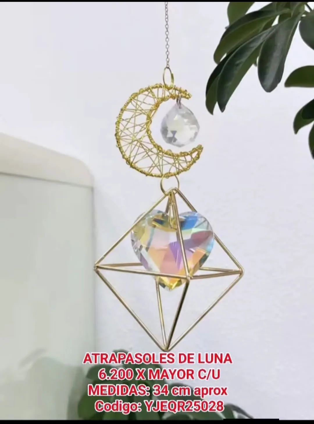 Atrapasoles Geométrico Místico Luna Filigrana Dorada y Corazón de Cristal Iridiscente