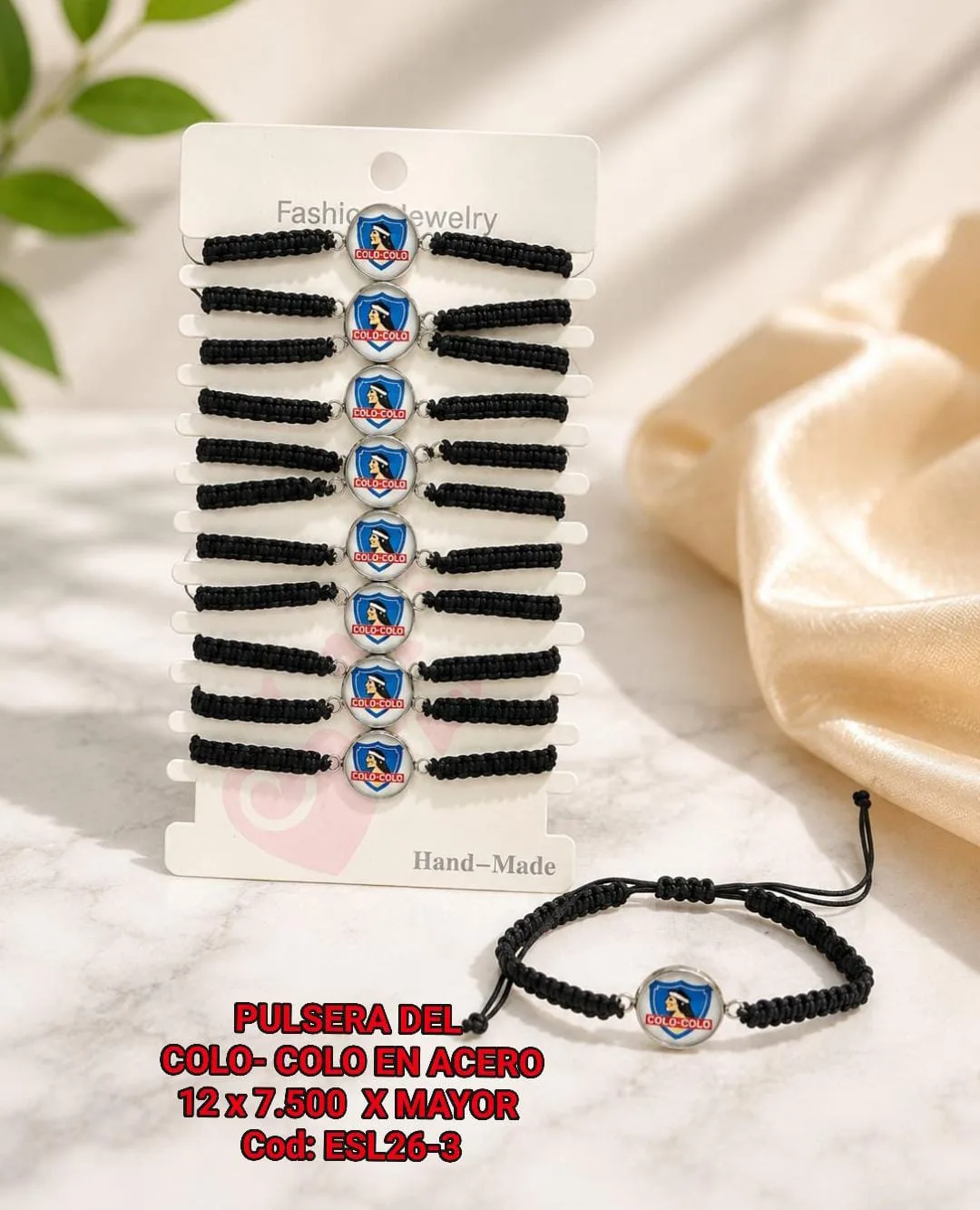 Pack 12 Pulsera Futbolera Colo-Colo Tejida en Macramé de Hilo Negro con Dije Circular de Acero
