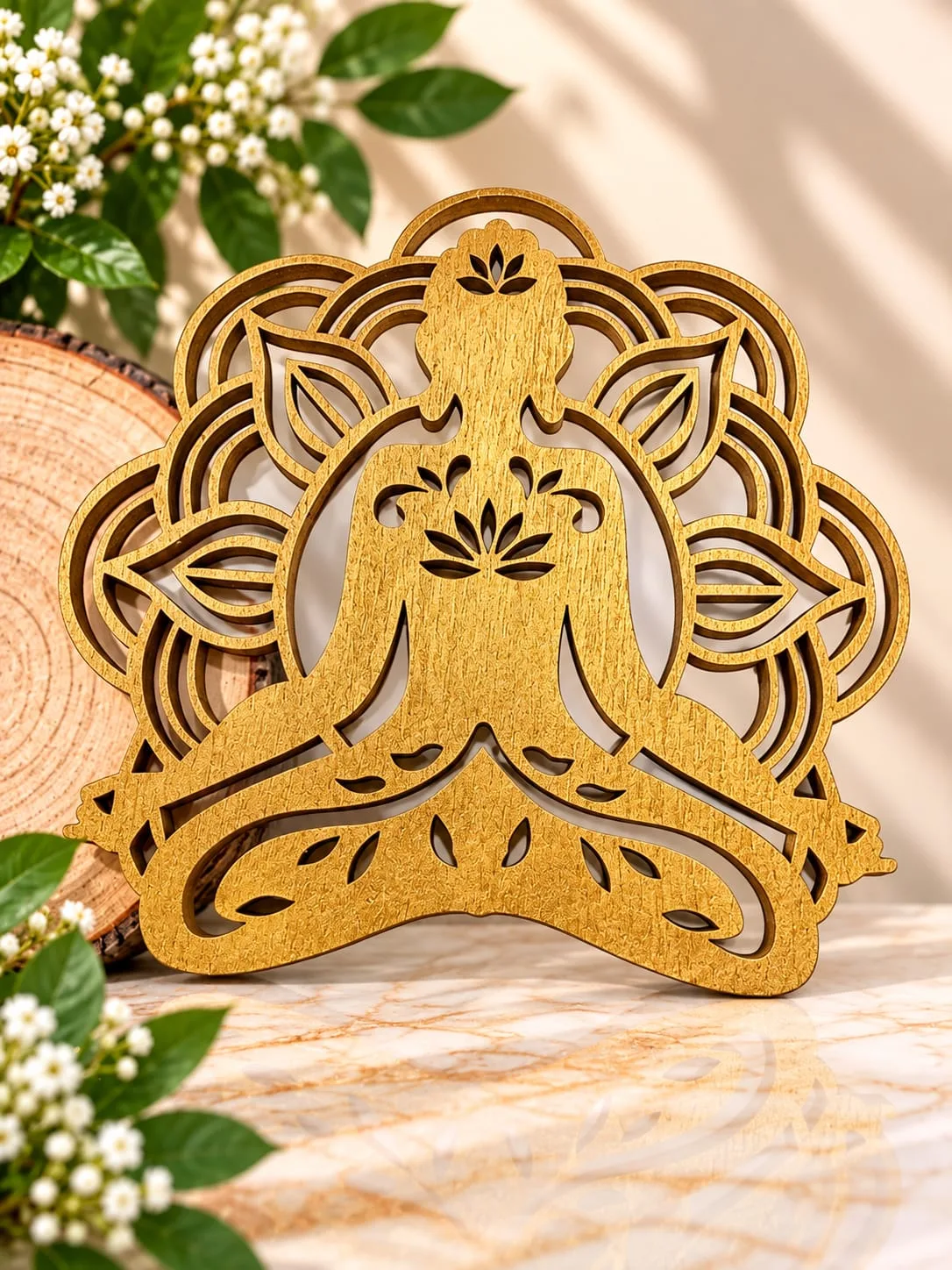Rejilla de Madera Figura en Meditación Dorada 9x10 cm