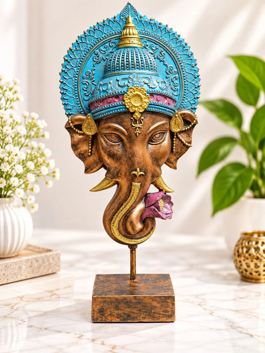 Figura de Ganesha Máscara con Corona Turquesa sobre Base