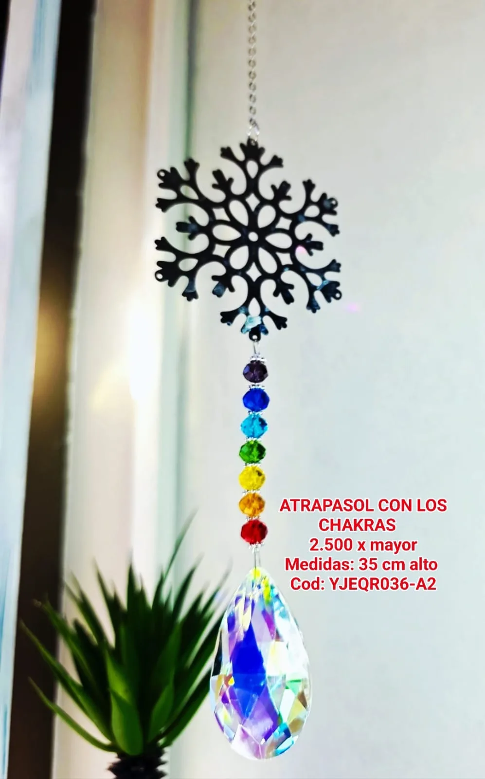Atrapasoles Copo de Nieve Calado Negro con Cuentas 7 Chakras y Lágrima Prismática