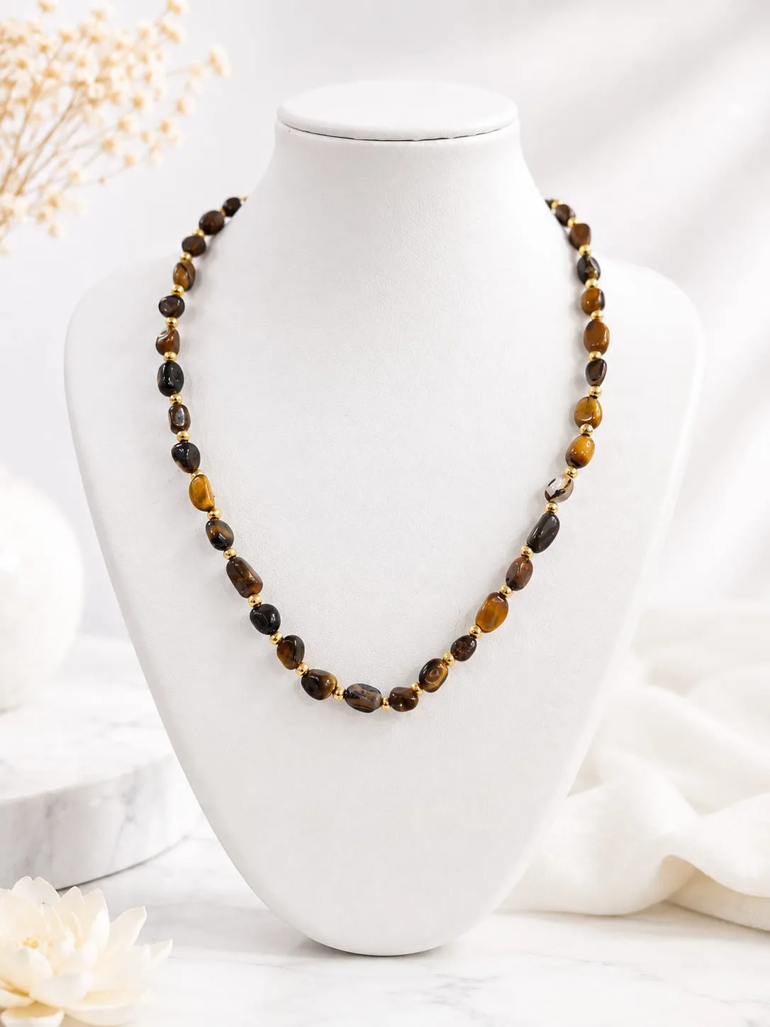 Collar de Ojo de Tigre en Trozos Irregulares con Dorado