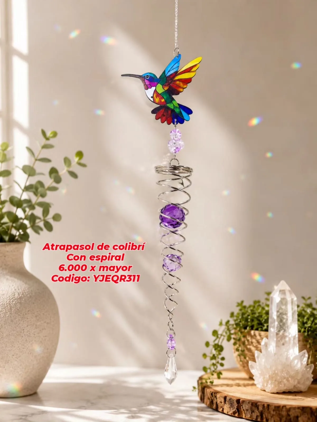 Atrapasoles Colibrí Multicolor Estilo Vitral con Espiral Cinético, Esferas Moradas y Lágrima Prismática