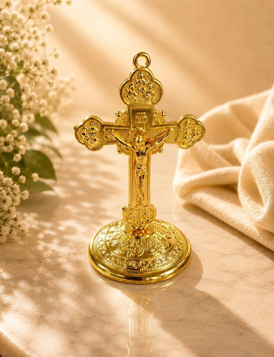 Crucifijo Católico de Pie Dorado