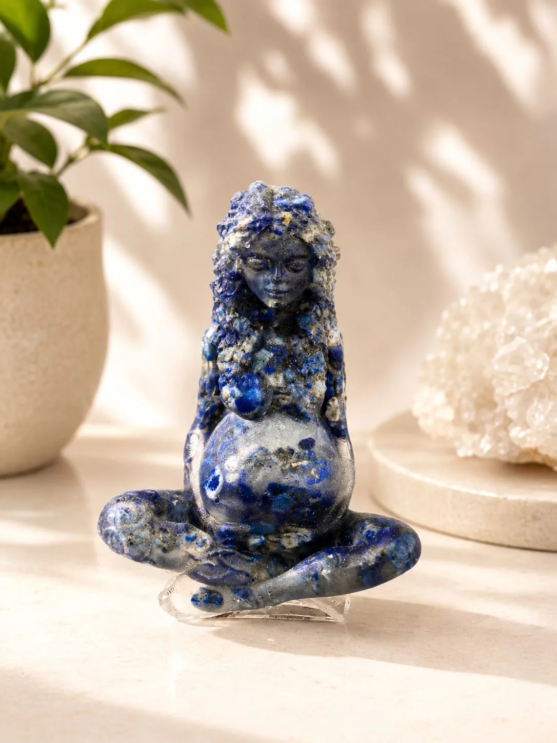 Figura de Madre Tierra en Piedra Azul