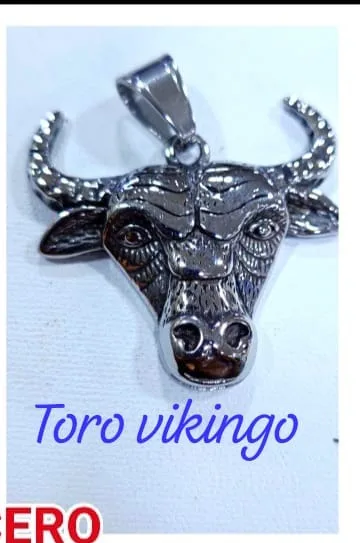 Colgante de Acero - Toro vikingo
