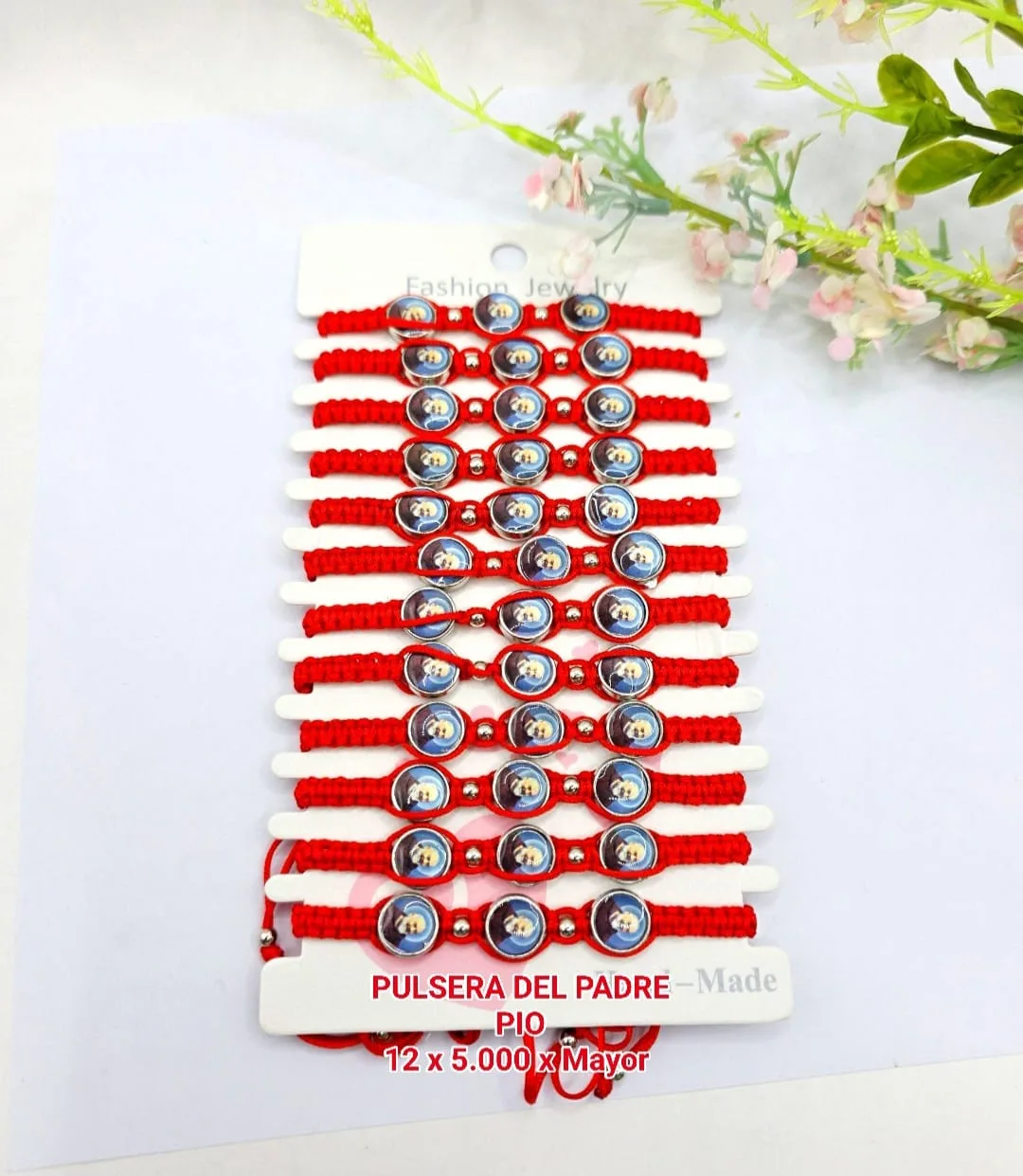 Pack 12 Pulsera Devocional del Padre Pío en Tejido Macramé Rojo con Cuentas de Imagen Resinada