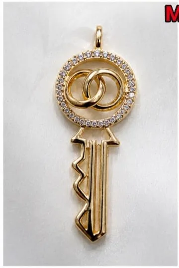 Colgante de Rodio - Llave con anillos entrelazados y piedras blancas
